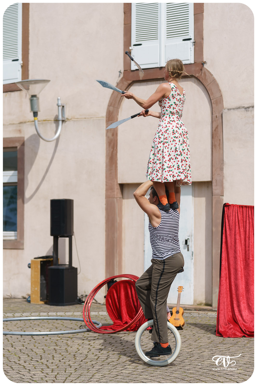 STORIES IN THE CITY (LES DUDES)